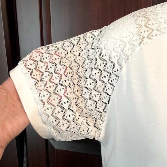 V-Neck Top with Lace Sleeves - Picture 3 of 9